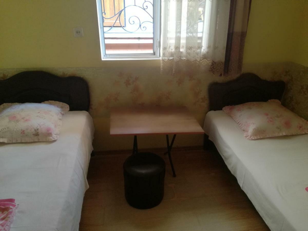 באטומי Guest House Nino מראה חיצוני תמונה