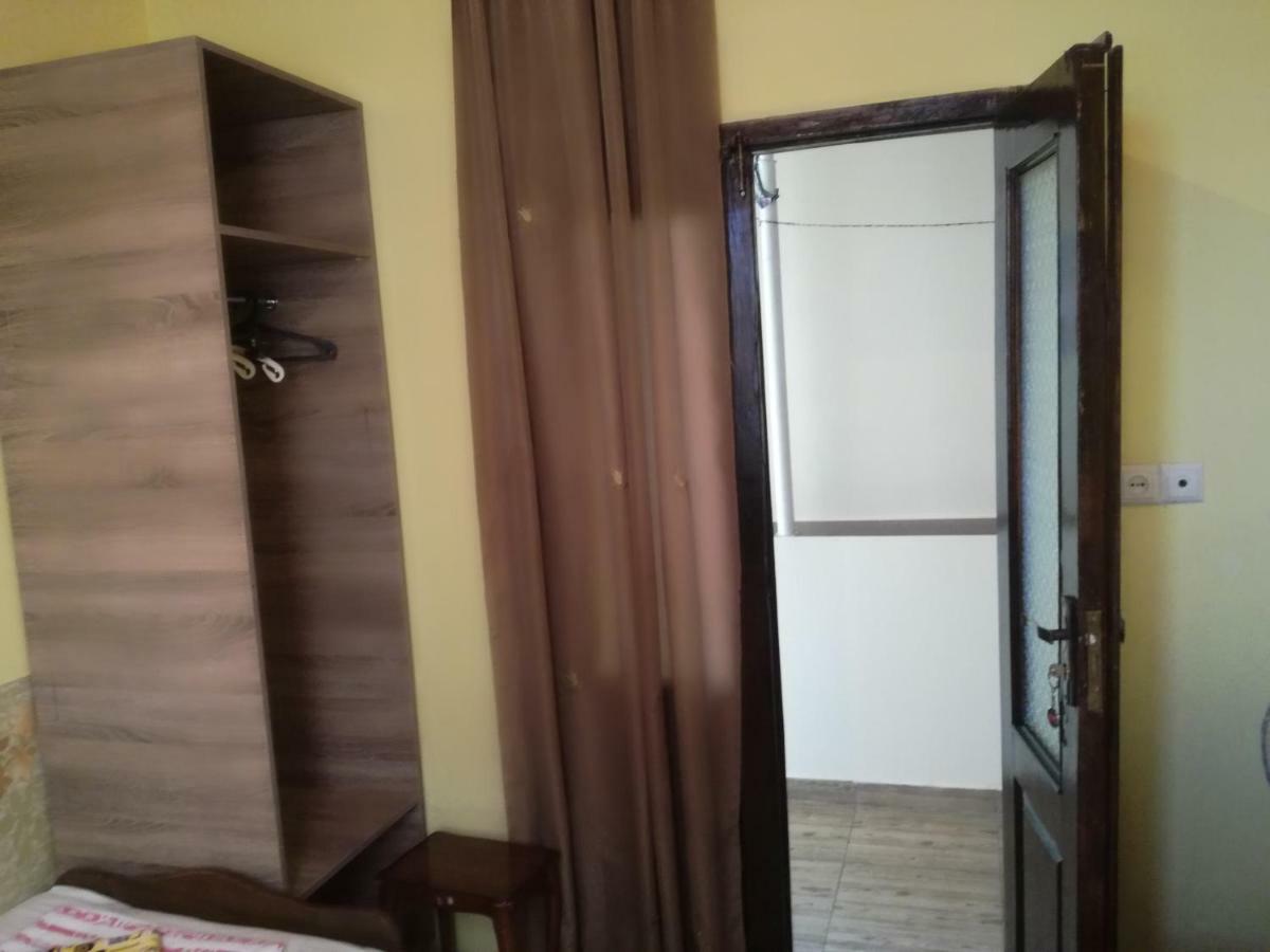 באטומי Guest House Nino מראה חיצוני תמונה